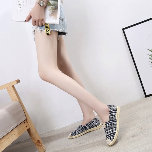 New 22 Spring Collection Old Beijing Low-Top Breathable Soft Sole One-Piece Slouchy Casual Women's Slip-On Shoes, Dropshipping One Pair