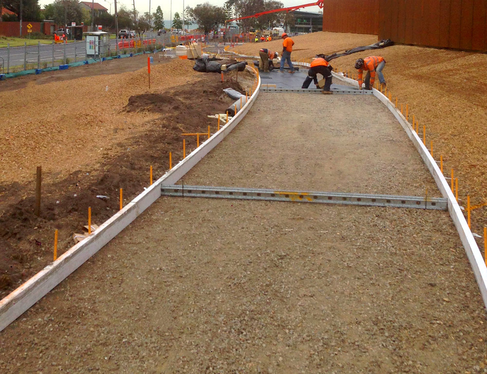 工厂现货新型弯曲道路施工塑料模板 中空塑料建筑复合材料模板菜