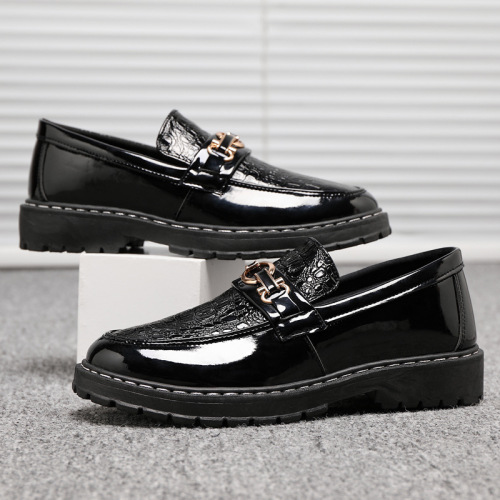 Spring and autumn glossy small leather shoes, social men's shoes, casual shoes, trendy shoes, men's lazy shoes, footwear, trendy, small size
