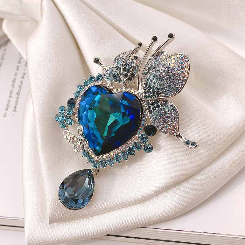 ŷ���¿�ʩ��ˮ�����м�Լ���������ػ�˿����Χ���������Ů����