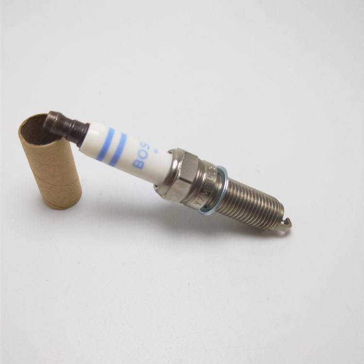 Applicable to European high-end BENZ model Iridium Platinum spark plug A0041591803 26 Y7MPP33 Applicable to European high-end BENZ model Iridium Platinum spark plug A0041591803 26 Y7MPP33
