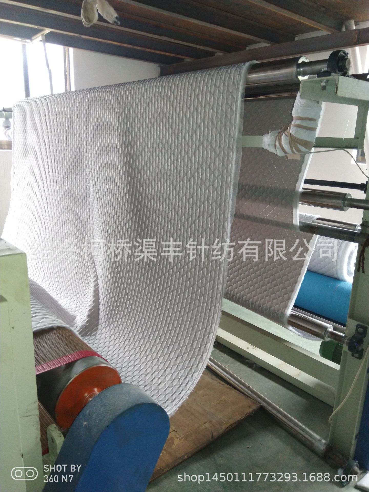 荷兰绒短毛绒压格子发泡