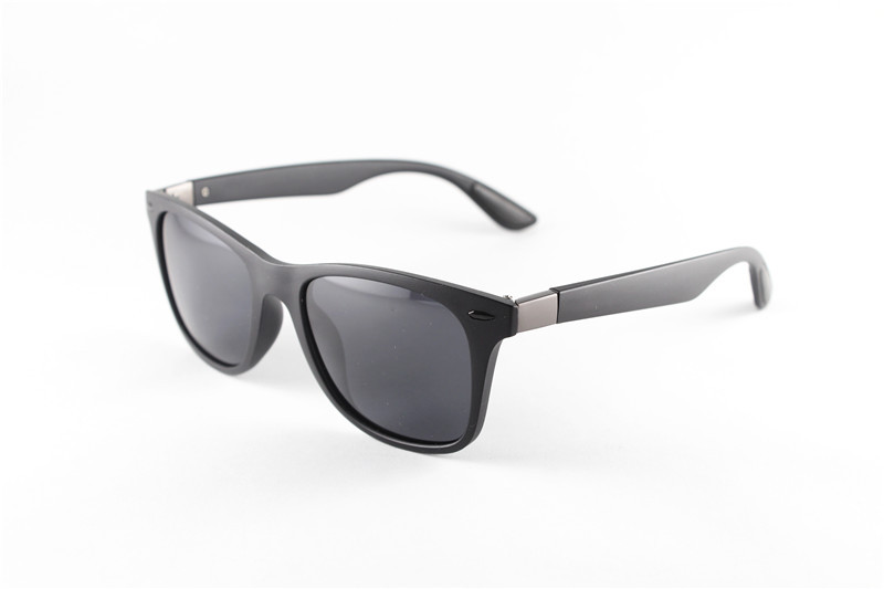 Lunettes de soleil en En plastique - Ref 3365938 Image 16