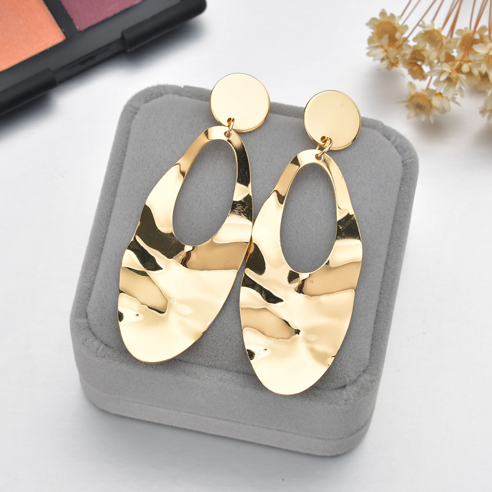 Fashion Alloy Leaf Hollow Long Pendant Earrings display picture 4