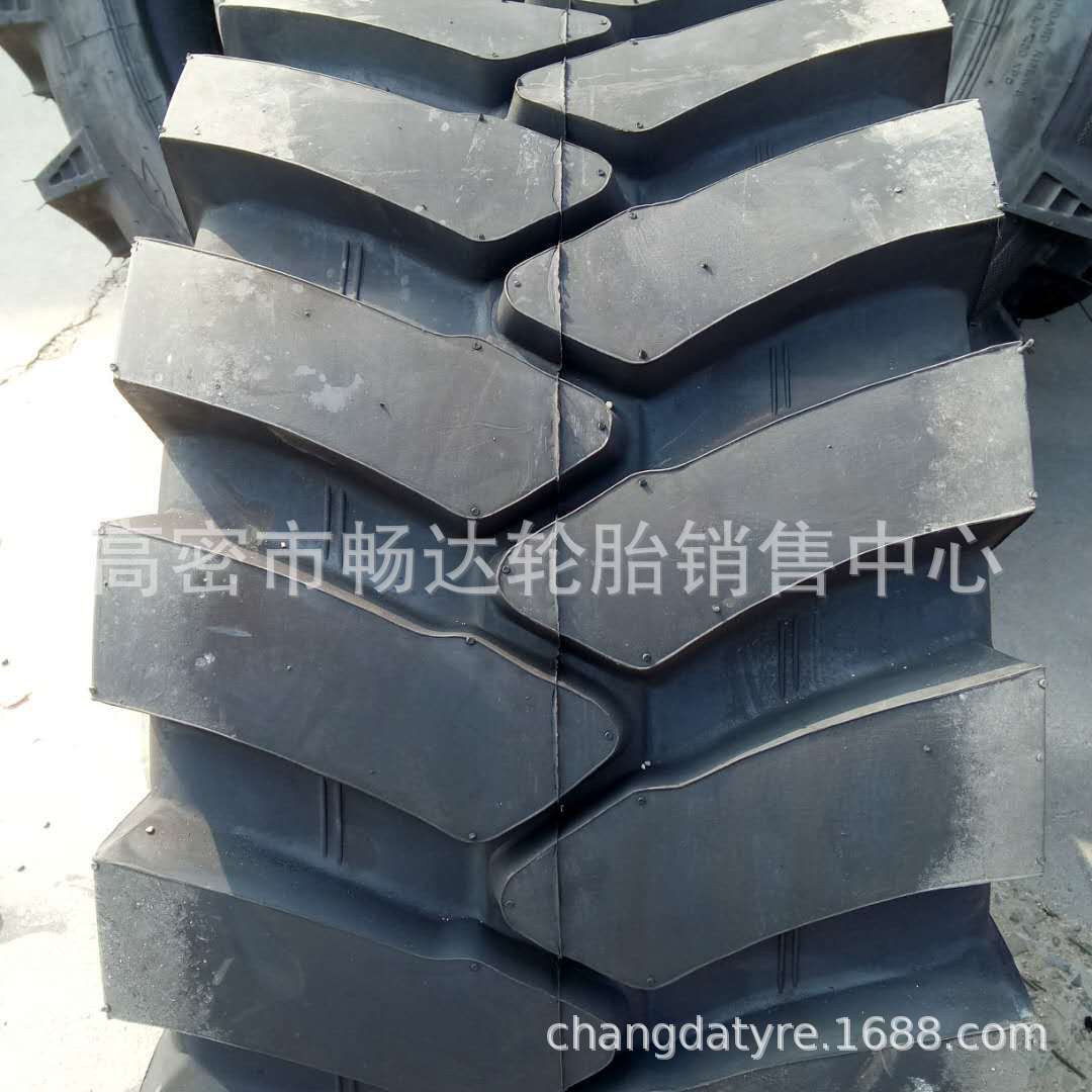 销售 20.5/70R16矿用铲车 装载机轮胎