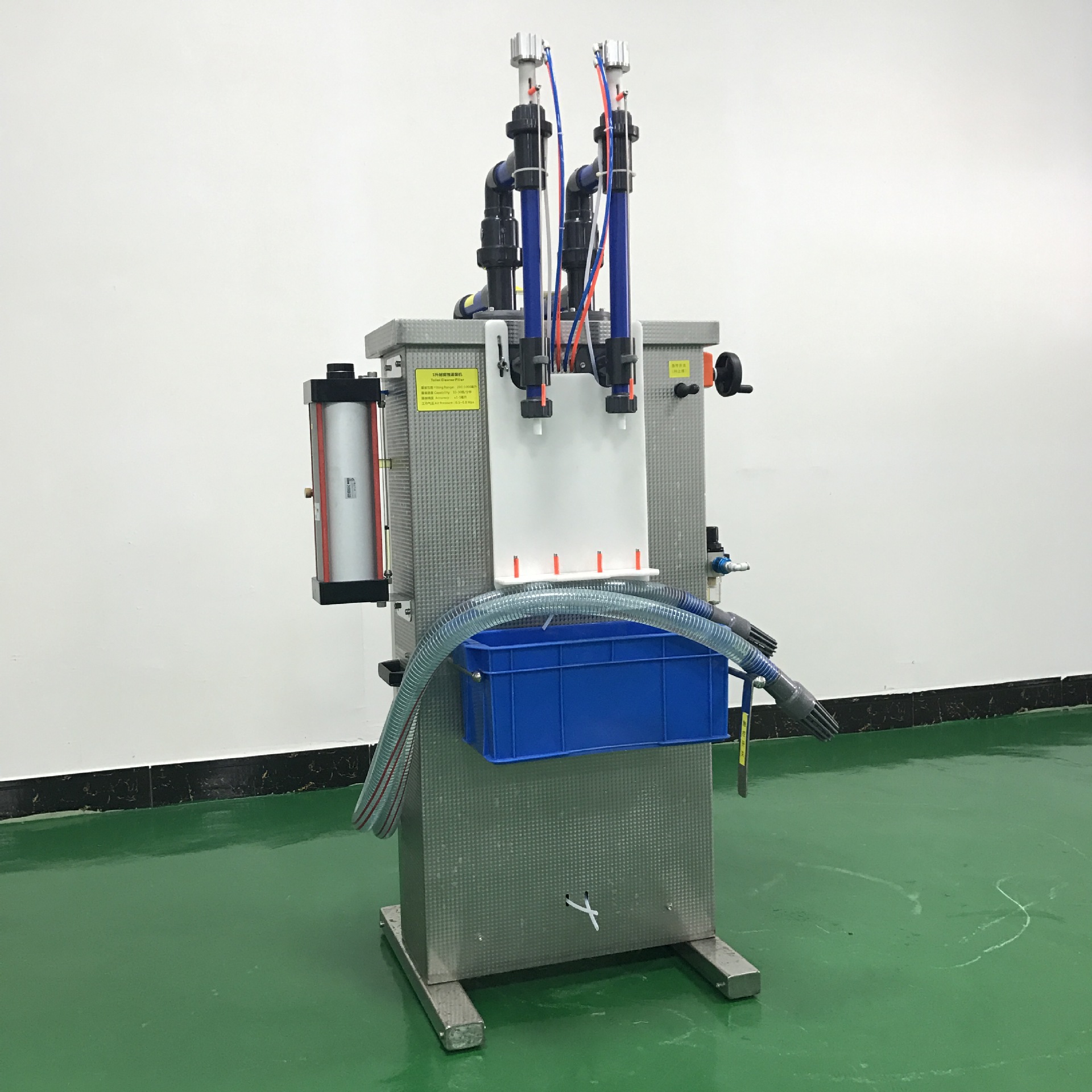 化工腐蚀液体灌装机 农药液体灌装机 气动塑料洁厕灵灌装机