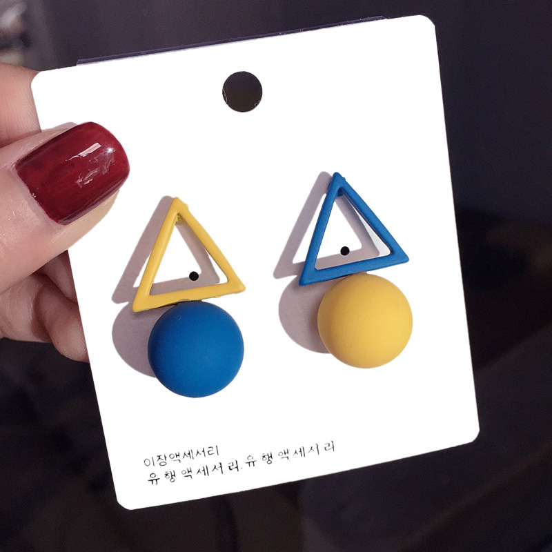 Korean Contrast Color Earrings Triangle Frosted Pendant Ear Needle Sweet Earrings Wholesale Nihaojewelry display picture 3