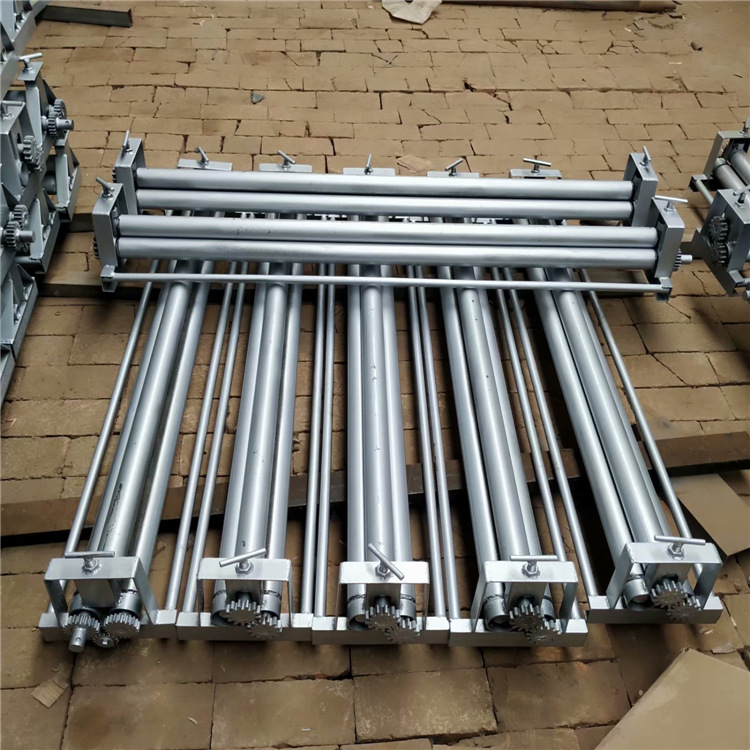 批发手动三辊卷圆机 小型卷板机 镀锌铁皮滚圆机 铝皮保温卷管机