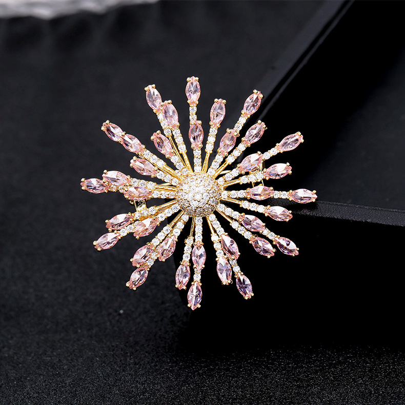 Micro-inlaid Zircon Snowflake Brooch Brooch Luxury Clothing Accessories display picture 1