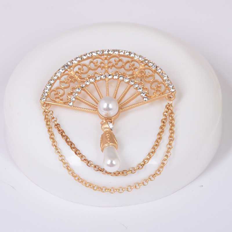 Qingdao Mami Jewelry Retro Fan Brooch Pin Scarf buckle Shawl buckle tassels Sternum Pearl Accessories