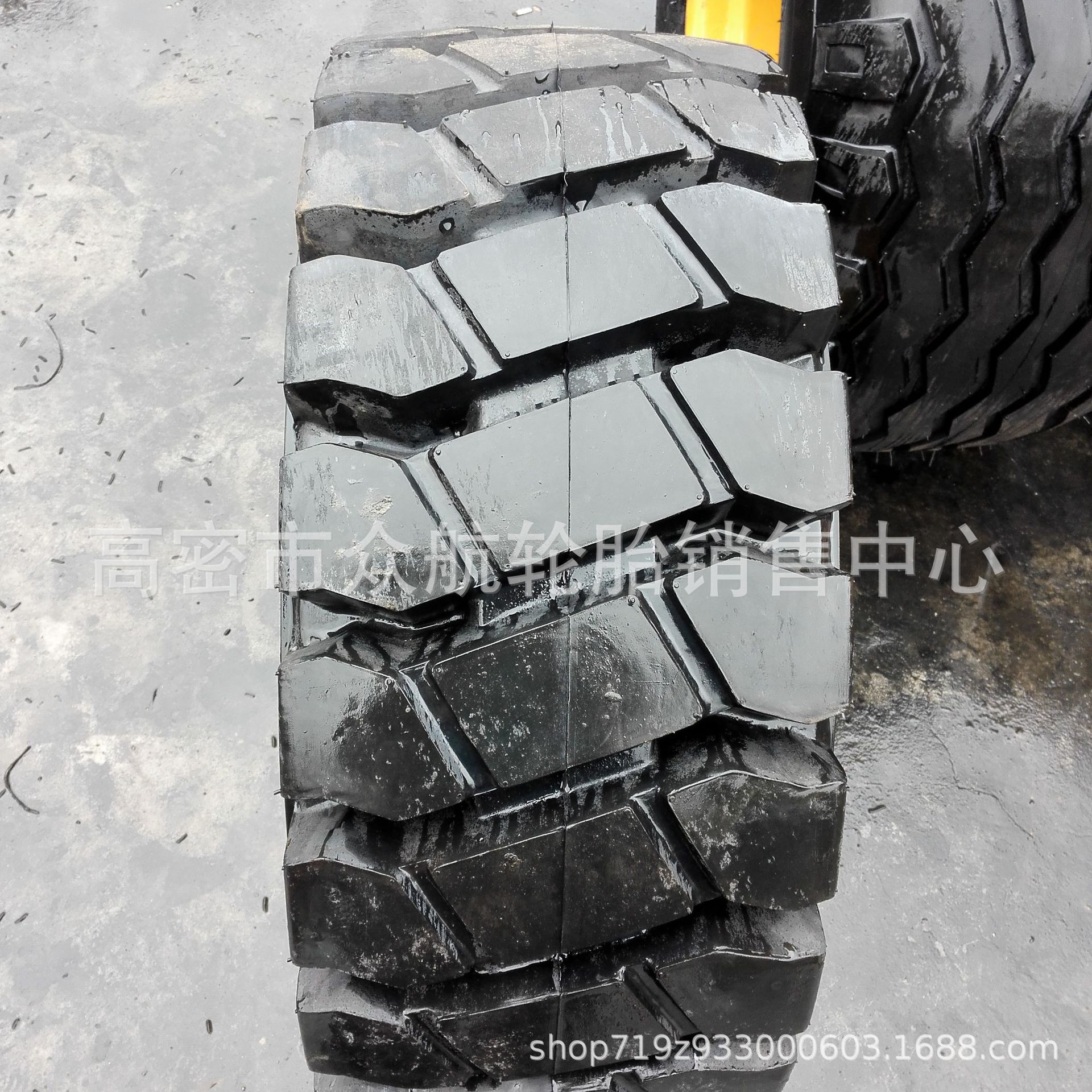 20.5-16 实心轮胎17.5-25铲车轮胎23.5-25工程机械轮胎实心胎