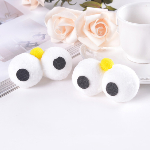 Wholesale spherical eye fur ball accessories are available, mid-calf socks, straw hats, multi-color three-dimensional big eyeball shoes and socks accessories