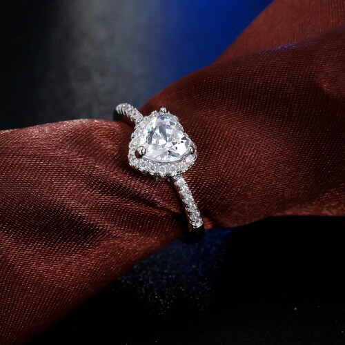 Classic heart-shaped zircon women's engagement ring, real gold-plated micro-set diamond ring, European and American cross-border jewelry wholesale