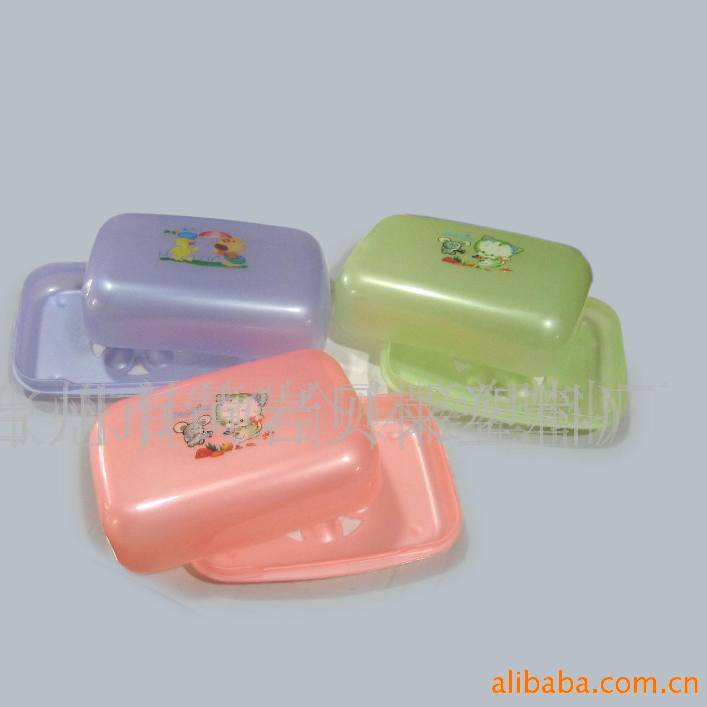 供应3-88珠光塑料皂盒旅行手工皂盒带盖糖果色香皂盒卫生间肥皂盒