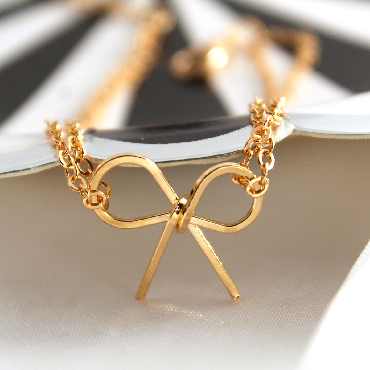 Holiday, Daily Occasion Classic Style Bow Knot Alloy Cable Chain Chain & Link Bracelets Wholesale
