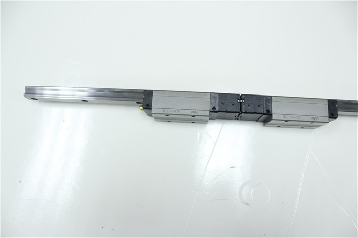 XG01870 FUJI 富士THK滑塊導軌 (4).JPG