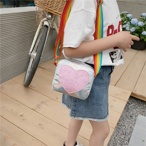 韩版2021夏季新款儿童包包可爱女童单肩镭射包爱心斜跨迷你小方包
