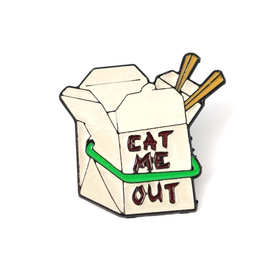 随变 日系卡通胸针批发可爱eat me out把我吃穷合金别针胸针配饰
