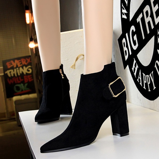 European and American fashion sexy thin and nude boots thick heel high suede pointed metal belt buckle women’s short boo