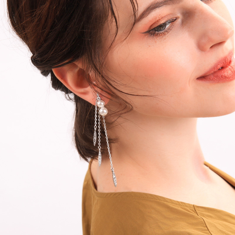 Long Creative Perle Gland Bijoux Boucles D'oreilles Boucles D'oreilles Pour Les Femmes Mode Européenne Et Américaine Slim Visage Boucles D'oreilles Ed01964d display picture 4