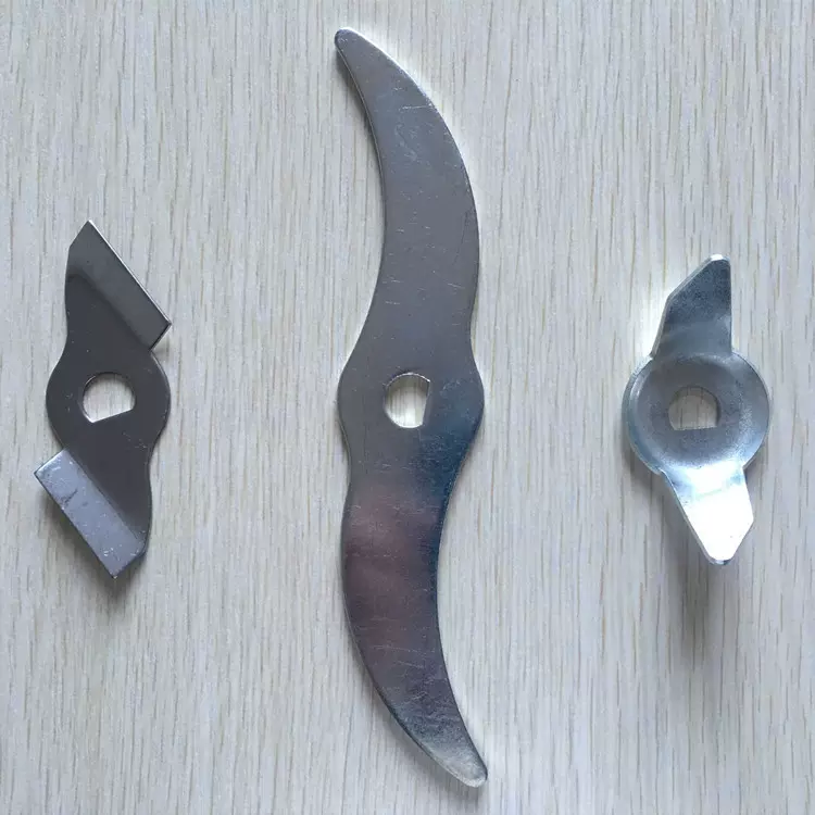 神炼珈宇昶宇打粉机奥力邦磨粉机百炼粉碎机刀头竑力刀片锤片