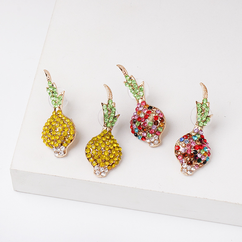 Cute Harajuku Style Garlic Plated Diamond Stud Earrings Fashion Earrings Female display picture 3