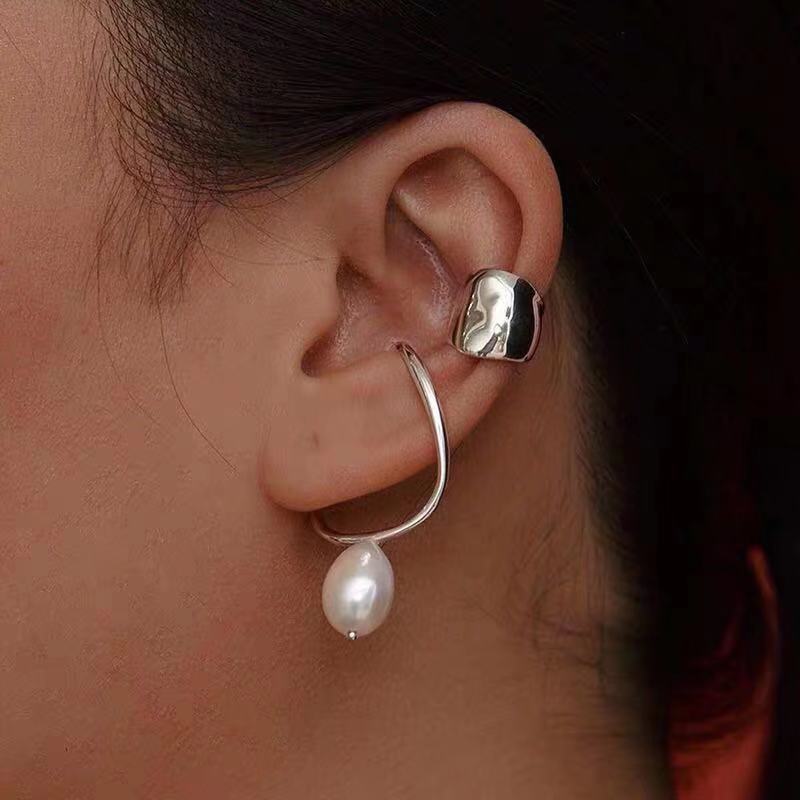 Internet-célèbre Oreille Clip De Mode Fashionmonger Goutte D'eau Perle Boucles D'oreilles Pour Les Femmes Sans Piercing Mode Minimaliste Créative Perle Beige Oreille Clip display picture 14