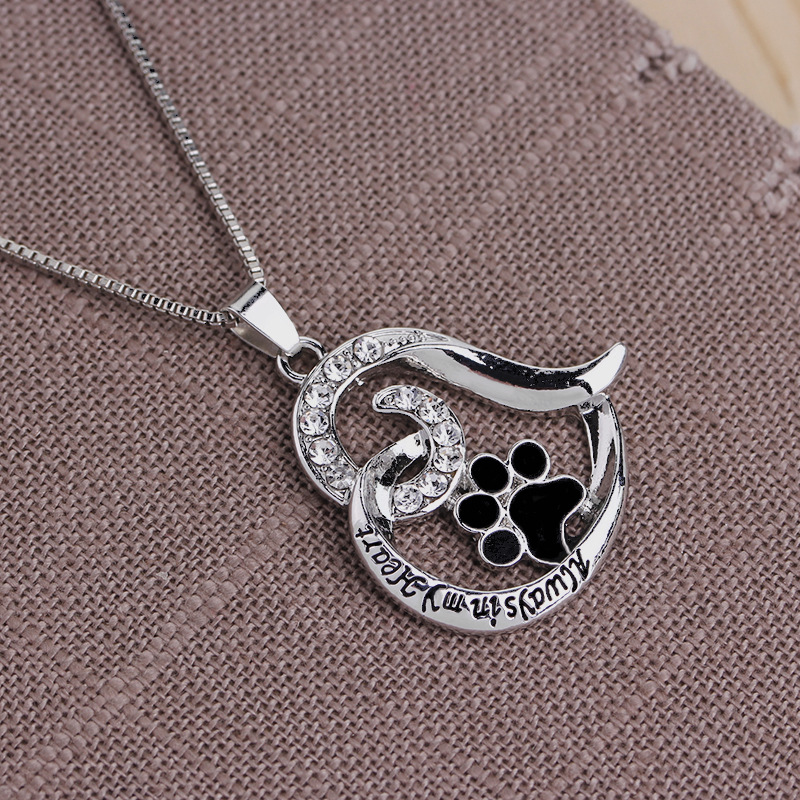 Fashion new love-shaped dog paw diamond lettering necklace