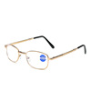 Male and women look at the distance and watch the two -light old flower mirror anti -blue light progressive multi -focus old flower glasses folding port