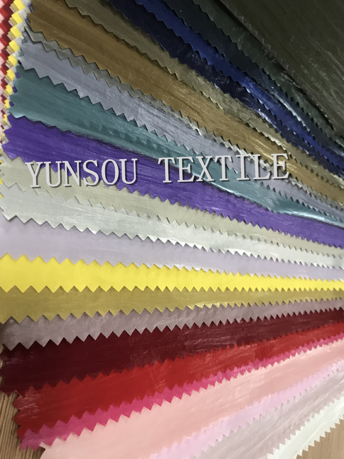微绉感珠光面料 多色PU尼丝纺