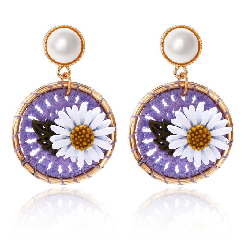 New Daisy Flower Round Earrings Female Fashion Cotton Braided Sweet Pearl Earrings display picture 1