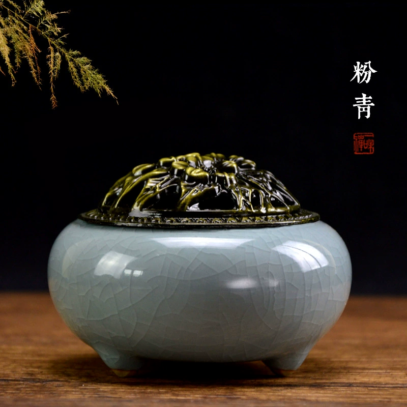 Wholesale ceramic celadon fragrance furnace Pan incense furnace ice cracks and crude pottery furnaces are antique incense incense.