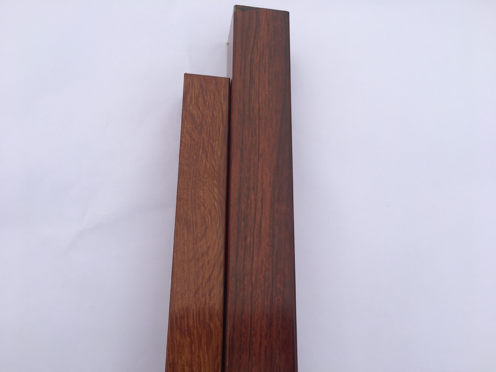 广东厂家黄木纹原生态304不锈钢管，无指纹高档树木纹底色不锈钢