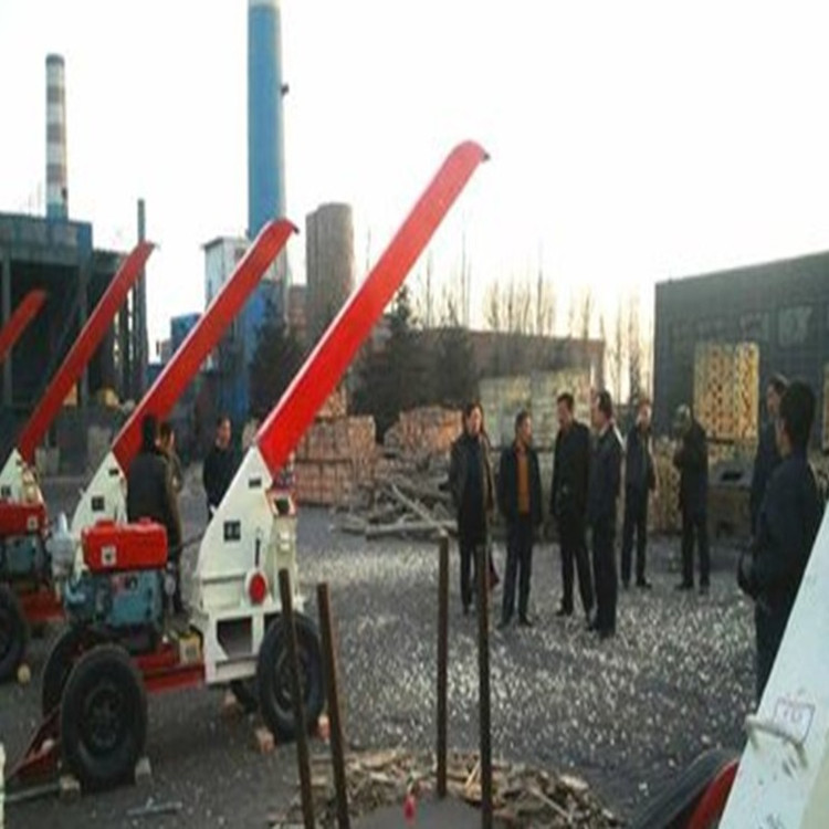 移动柴油树枝粉碎机 木材切片机 树枝树木打片机 盘式削片机