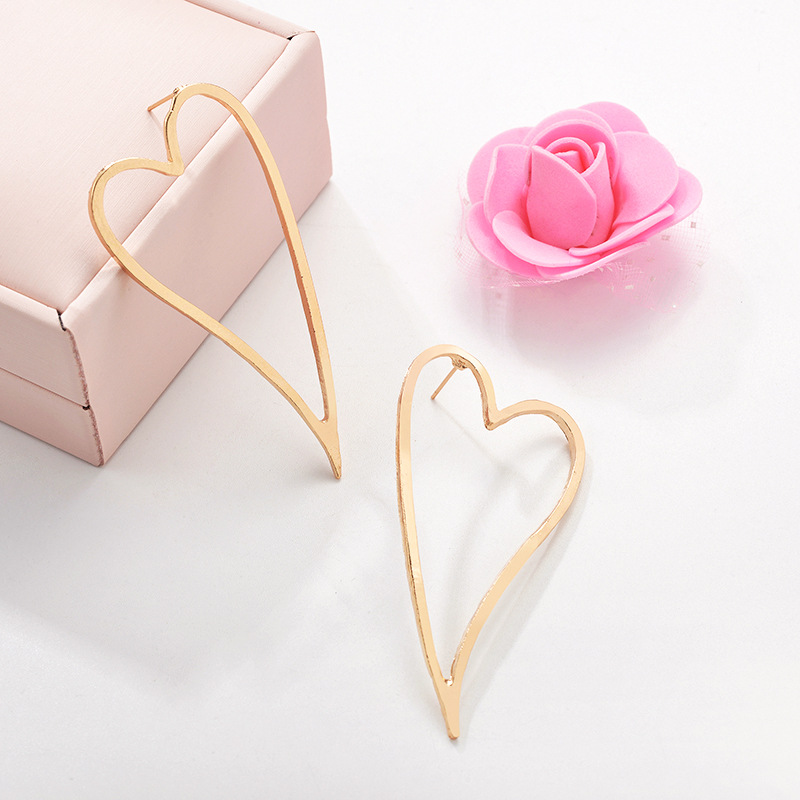 Korean Simple Heart-shape Earrings Set display picture 4