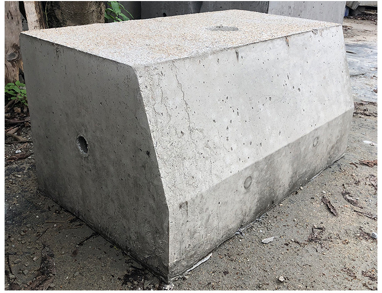 水泥隔离墩混凝土防护栏水泥防护墩混凝土道路分隔石马路防撞墩