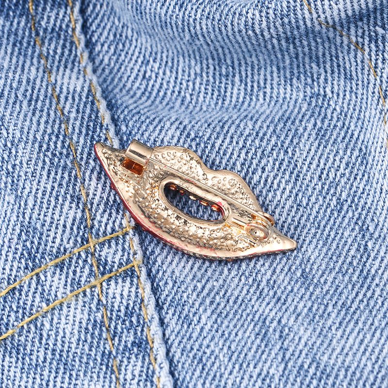 Rhinestone Lip Brooch