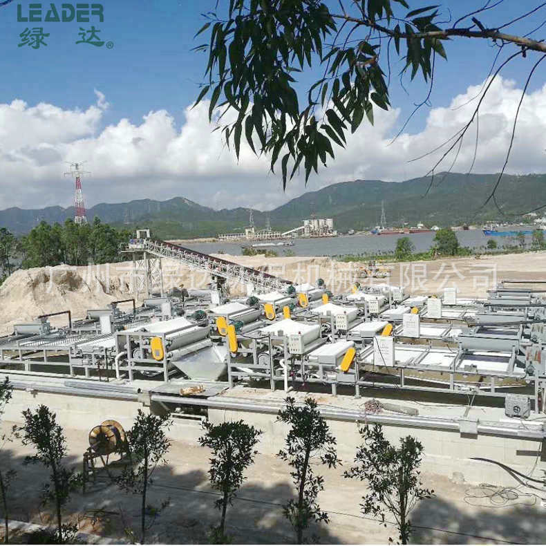 湖南洗砂厂泥浆干排处理使用现场效果，洗砂脱水机耐用干湿分离