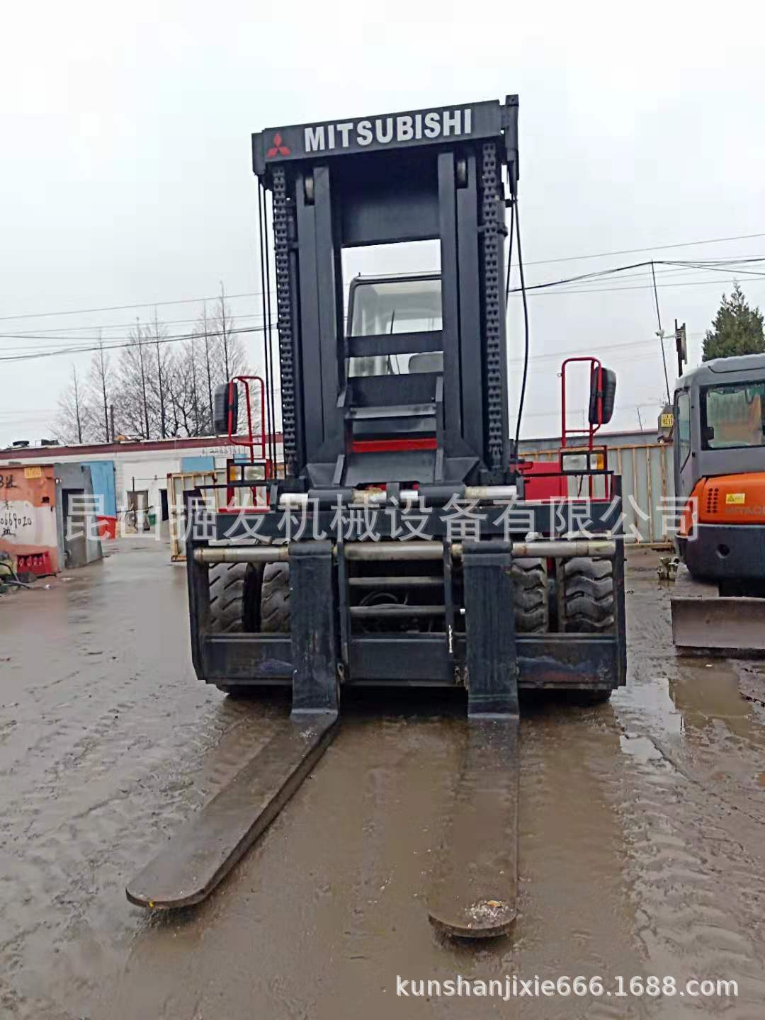 二手 三菱30吨大叉车，三菱20吨大叉车