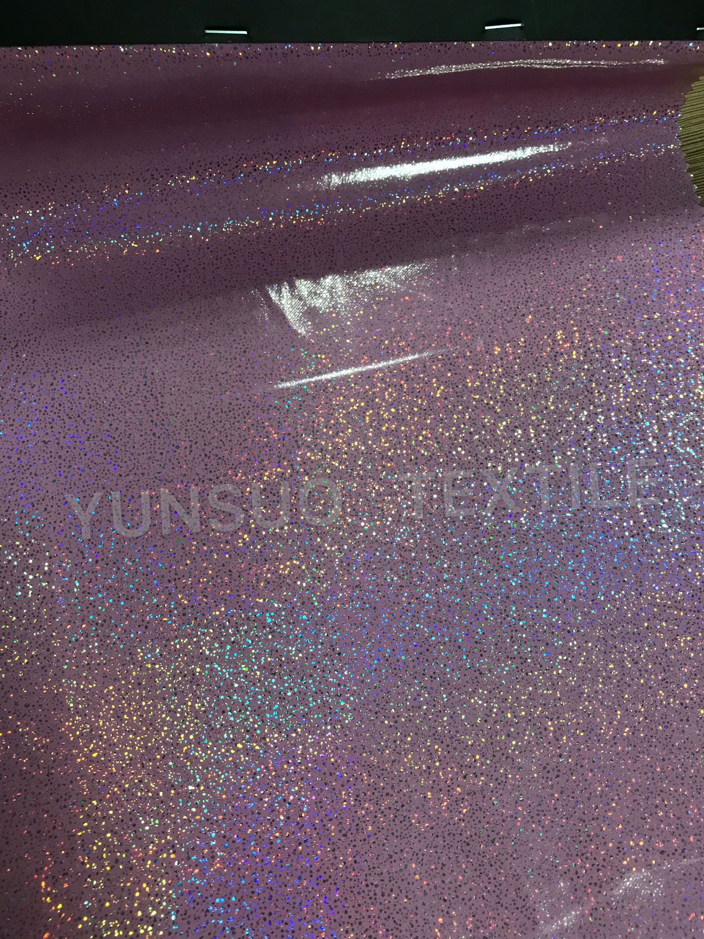 粉色闪点印花PU 人造革印花面料