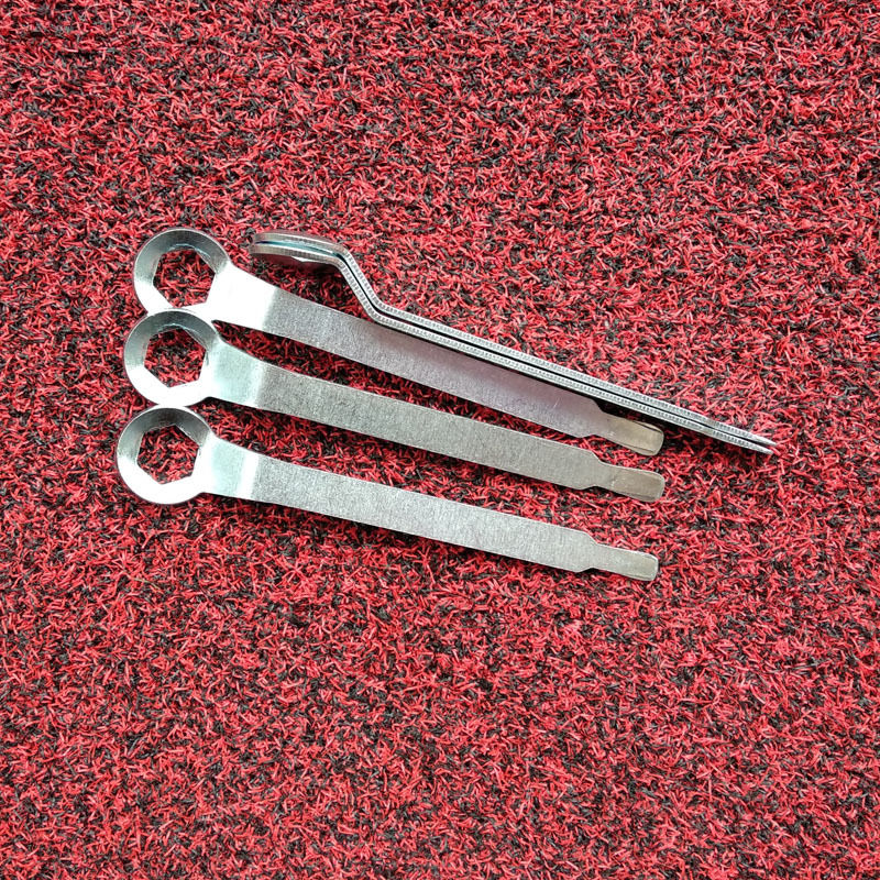 厂家直供滑板车对边13带一字起子多用配套梅花扳手 车类随车工具