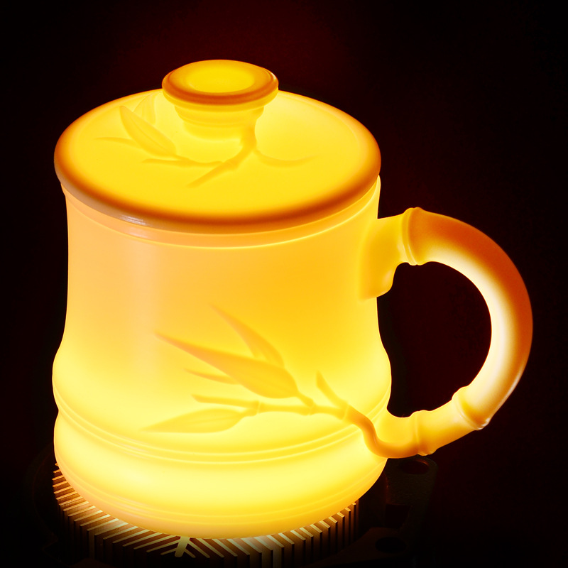 Winjiang hecho a mano dehua porcelana blanca Oficina taza de agua cerámica con tapa filtro té personal regalo negocios letras