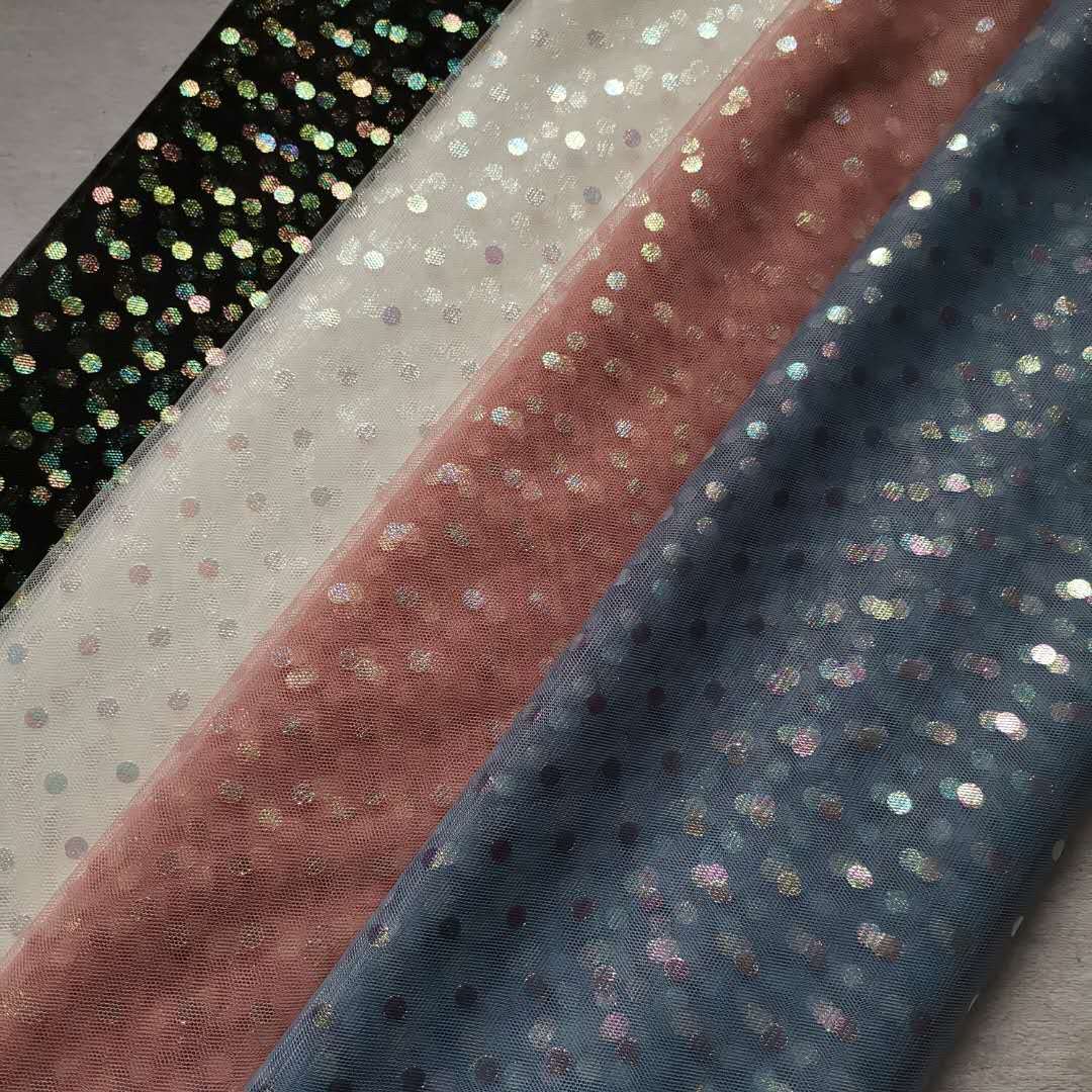 热销款无弹六角网底布0.7公分小圆点炫彩烫金 童装面料 颜色现货