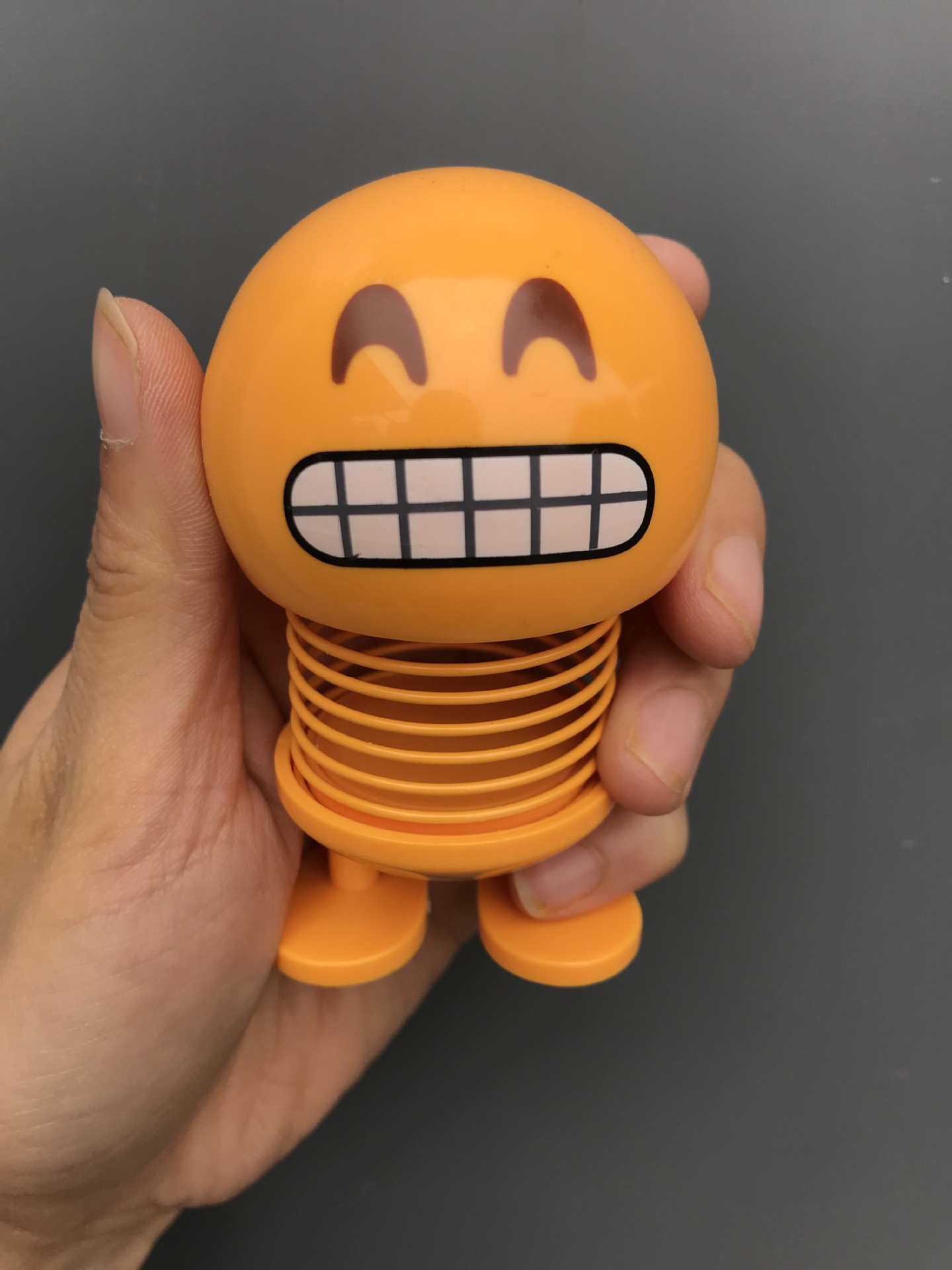 车载表情包弹簧公仔 抖音摇头公仔 汽车网红创意摆件表情包