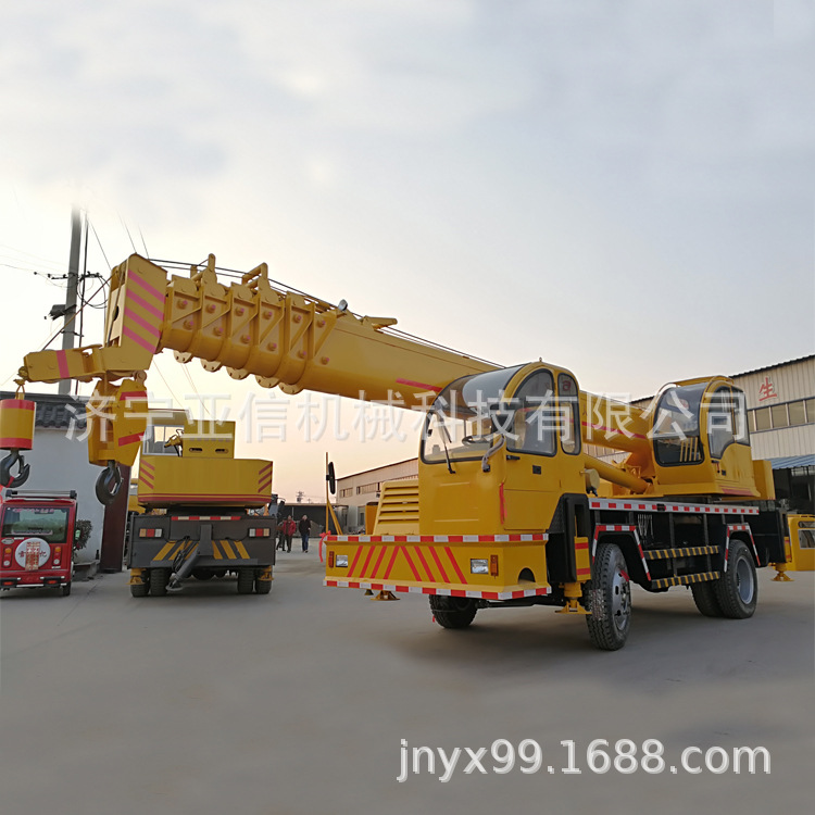 济宁16吨汽车吊厂家 批发大吨位自备吊车 臂长可定