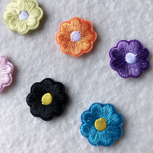 Self-adhesive embroidered cloth patch for mobile phone case, eight-color small chrysanthemum embroidered seal, new computer embroidered patch patch