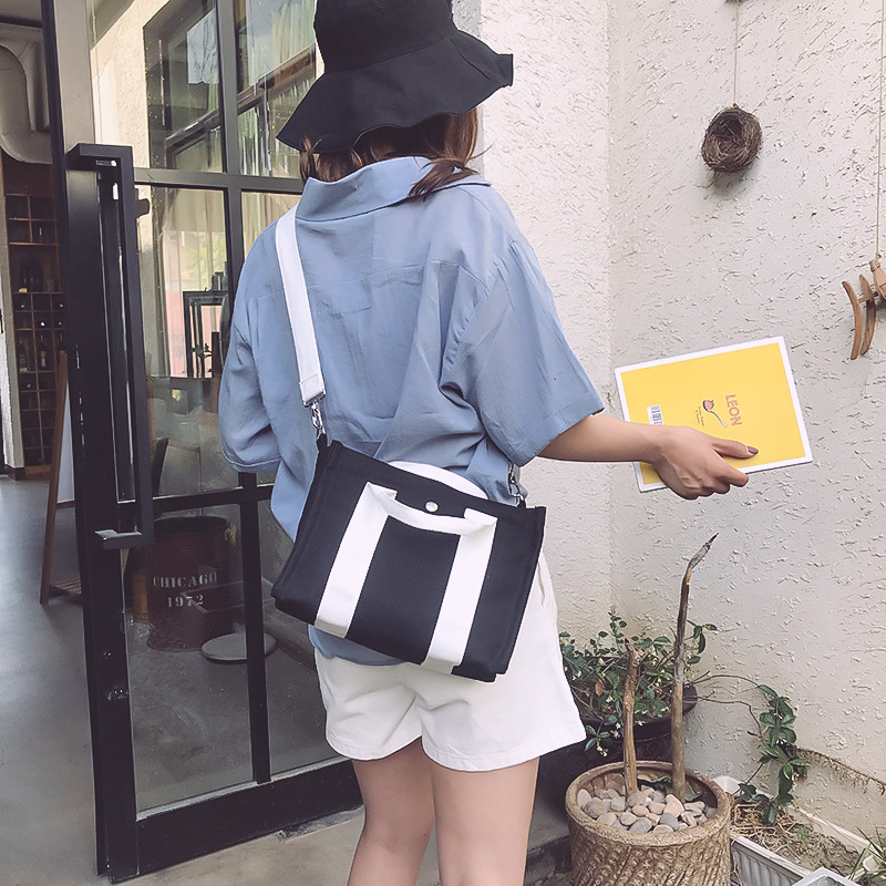 织带小方包模特