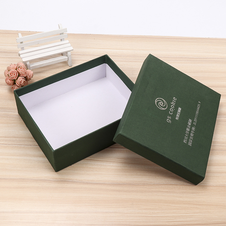 厂家批发方形礼物盒牛皮纸礼盒包装盒定做天地盖现货批发定制