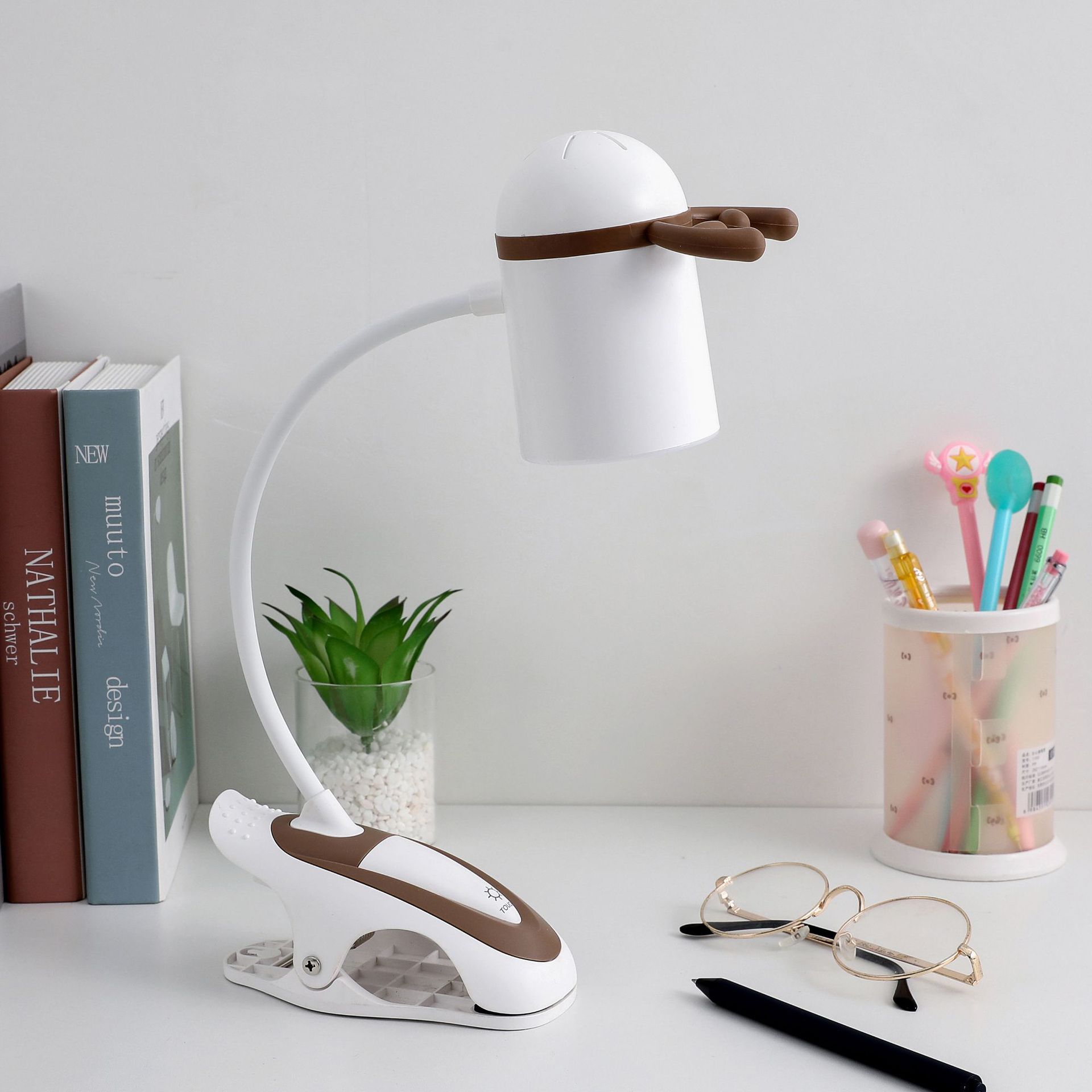 Белый коричневый