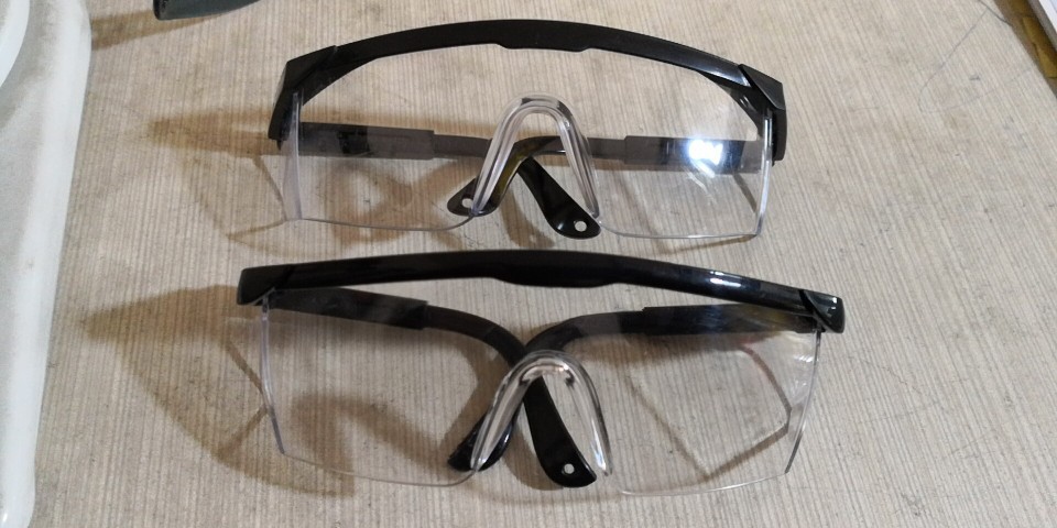 28克伸缩腿抗冲击眼镜